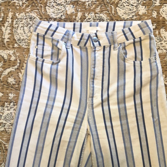 Striped Wide Leg Cropped Pant - Picture 2 of 4